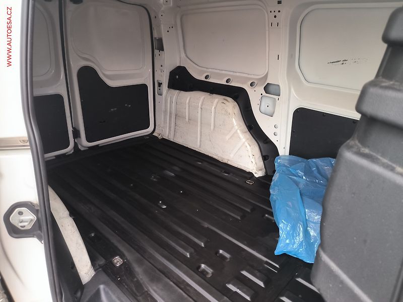 Volkswagen Caddy (2021) 2.0TDi MAXi, 1.maj,ČR, AC - fotka 9 z 23