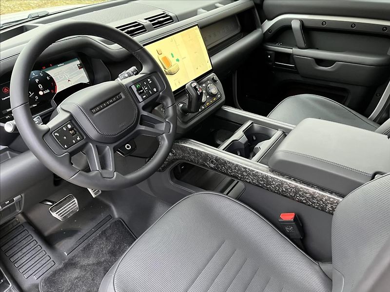 Land Rover Defender (2026) 110 V8 P635 OCTA - fotka 11 z 38