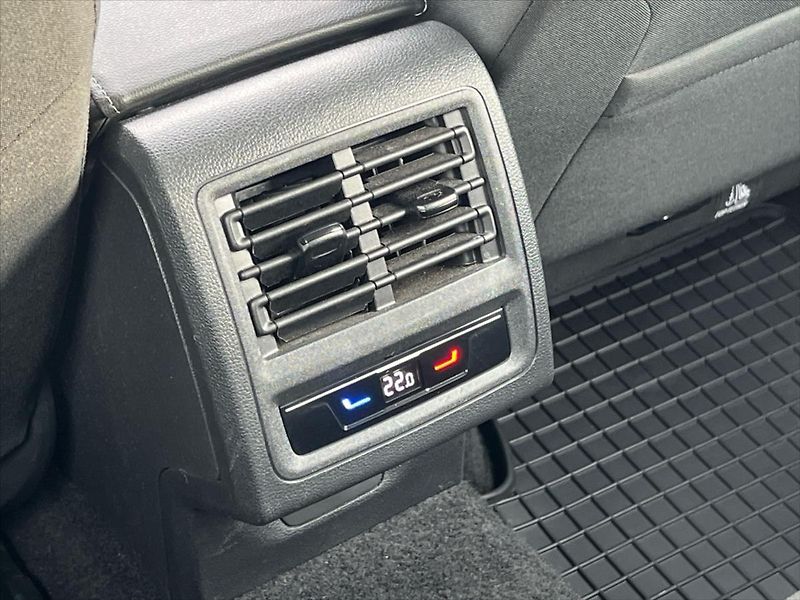 Volkswagen Golf 1,5 TSi 96kW LIFE  8 - fotka 21 z 26