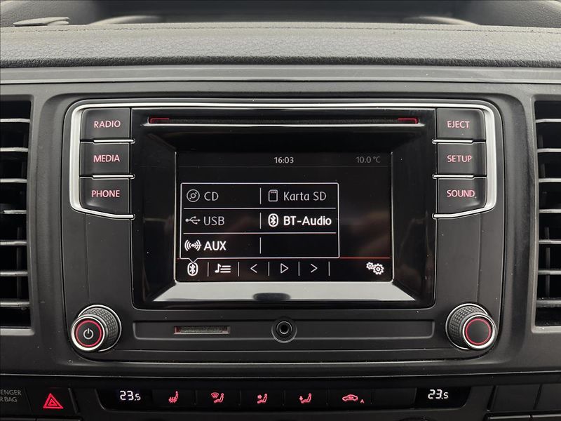 Volkswagen Caravelle 2,0 110kW DSG NZTOP LONG TZ - fotka 16 z 39