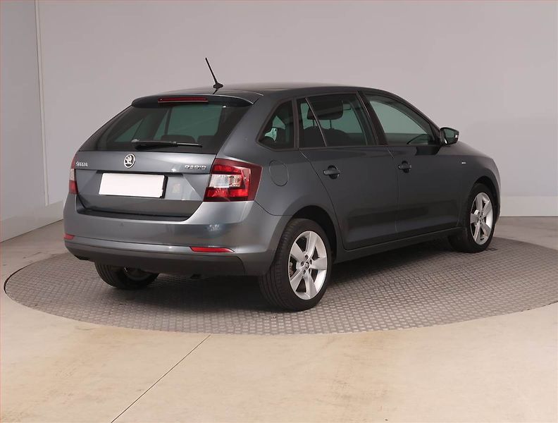 Škoda Rapid (2018) Spaceback 1.4 TDI, Xenony - fotka 5 z 16