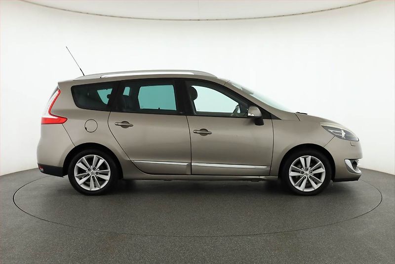 Renault Grand Scénic (2013) 1.6 dCi, 7 míst, Navi, Xenony - fotka 6 z 18