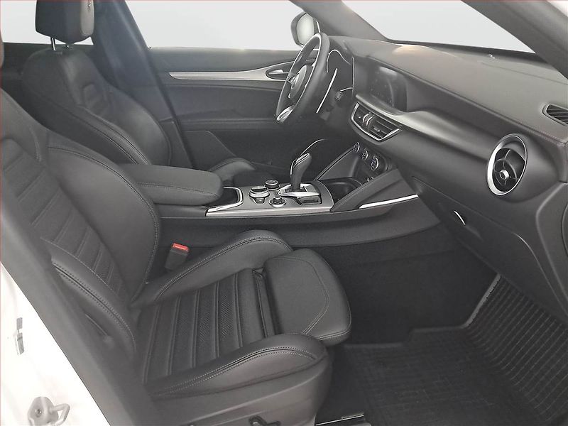 Alfa Romeo Stelvio (2024) Veloce 2.2 Diesel - fotka 9 z 21