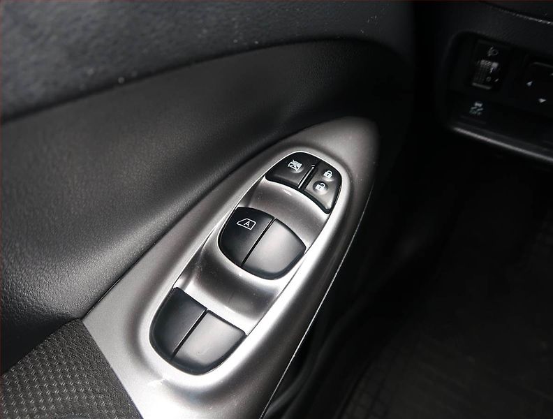 Nissan Juke (2017) 1.2 DIG-T, Serv.kniha - fotka 14 z 15