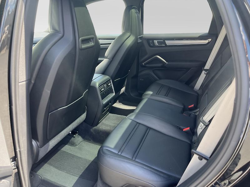 Porsche Cayenne (2023) S - fotka 21 z 28