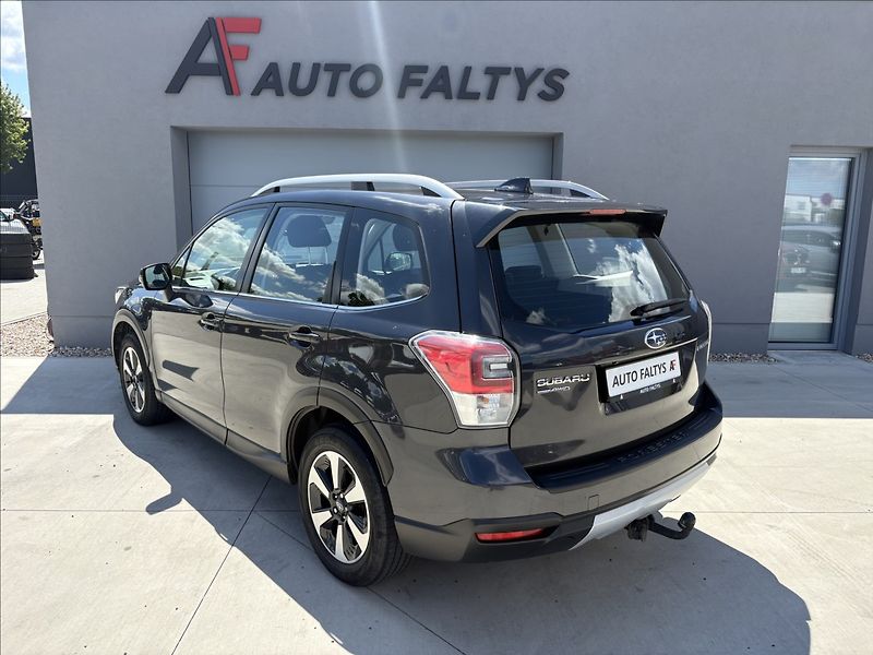 Subaru Forester 2,0 110 kw ČR 1 majitel servis - fotka 5 z 37