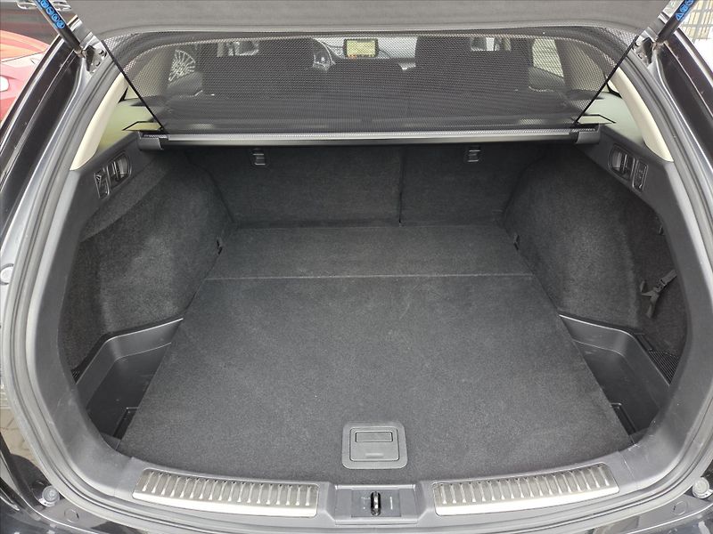 Mazda 6 2,5 Skyactiv-G 143kW A/T NEHAV - fotka 11 z 20