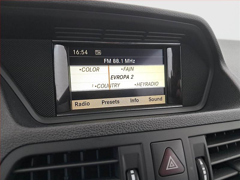 Mercedes-Benz Třídy E (2010) E 250, Automat, Kůže, Navi - fotka 12 z 22
