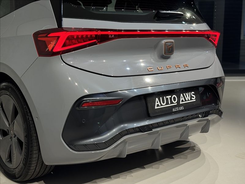 Cupra Born 150kW LED Tepelko Kamera - fotka 12 z 48