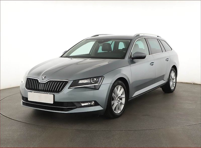 Škoda Superb (2019) 2.0 TDI, Automat, Kůže, Navi - fotka 2 z 20