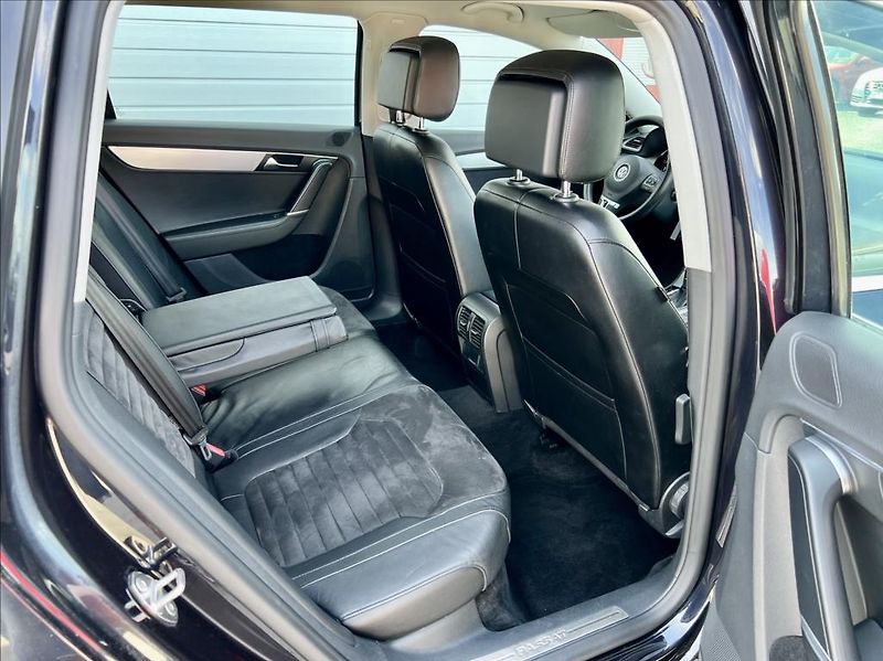 Volkswagen Passat 2,0 TDi DSG HIGHLINE / NAVI - fotka 18 z 42