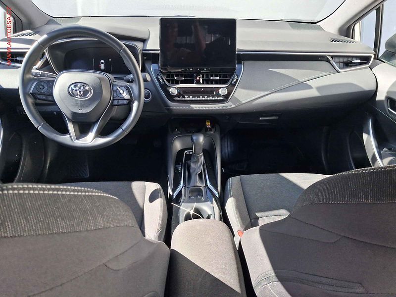 Toyota Corolla (2024) 1.8 e-CVT, 1.maj,ČR, Comfort - fotka 8 z 20