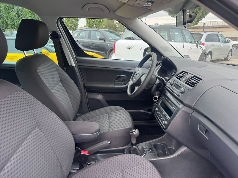 Škoda Roomster (2011) 1,6 TDI 77 KW KILOMETRY TAŽNÉ - fotka 37 z 50