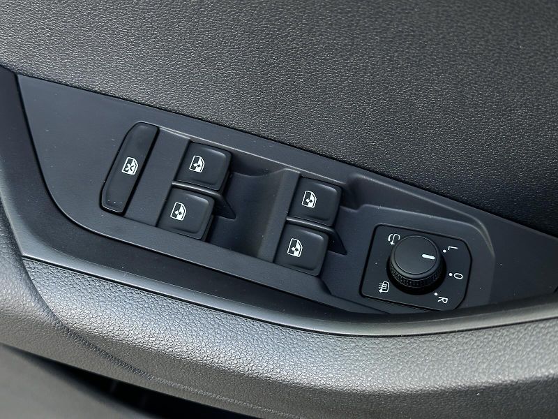 Škoda Karoq 1.5TSi DSG 150PS Sportline Mat - fotka 15 z 42