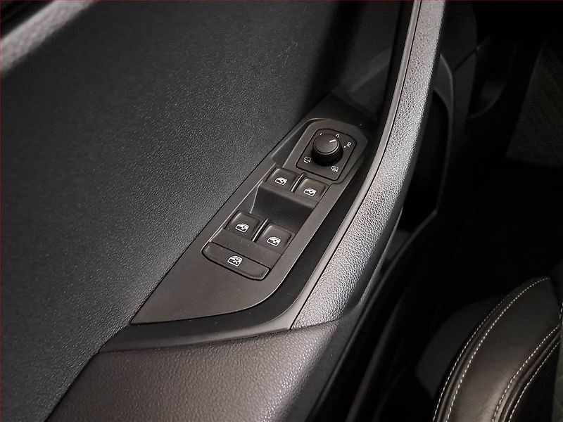Škoda Karoq (2021) Style 1.5 TSI - fotka 16 z 18