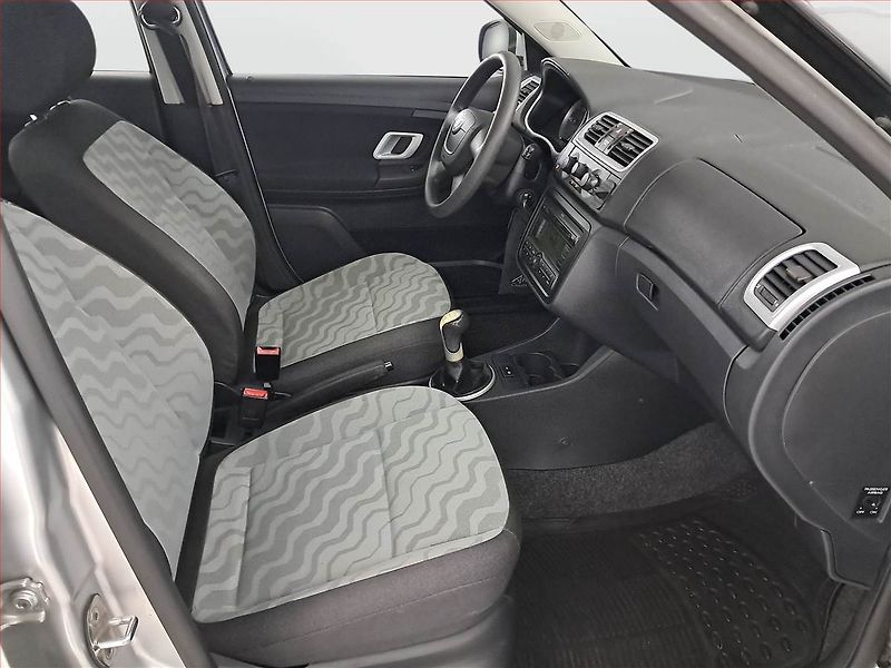 Škoda Fabia (2009) 1.4 TDI, rezervace - fotka 9 z 13