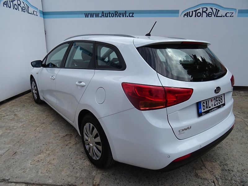 Kia Ceed (2017) 1.6GDi,99kW,1majČR,s.kni,klima - fotka 3 z 23