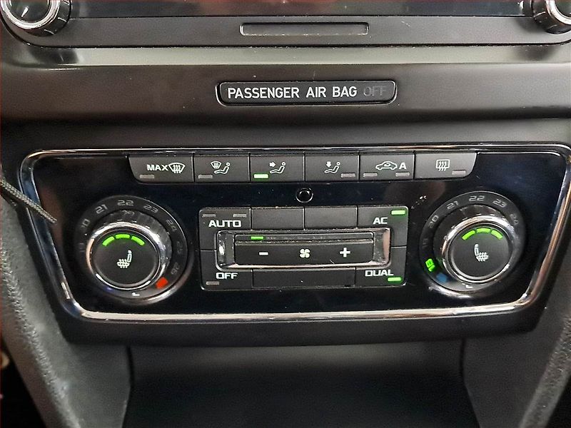 Škoda Superb (2010) 1.4 TSI, Navi, Xenony - fotka 22 z 23