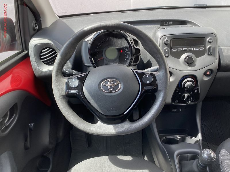 Toyota Aygo (2021) 1.0 VVT-i, 1.maj,ČR, AC, - fotka 11 z 13