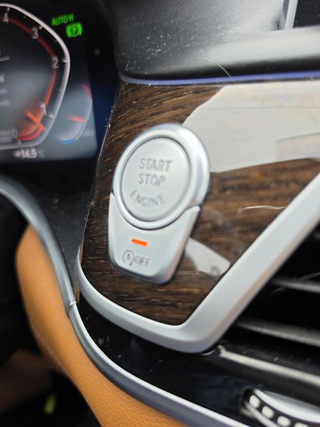 BMW Řada 7 (2020) 740d xDrive Sedan - fotka 30 z 30