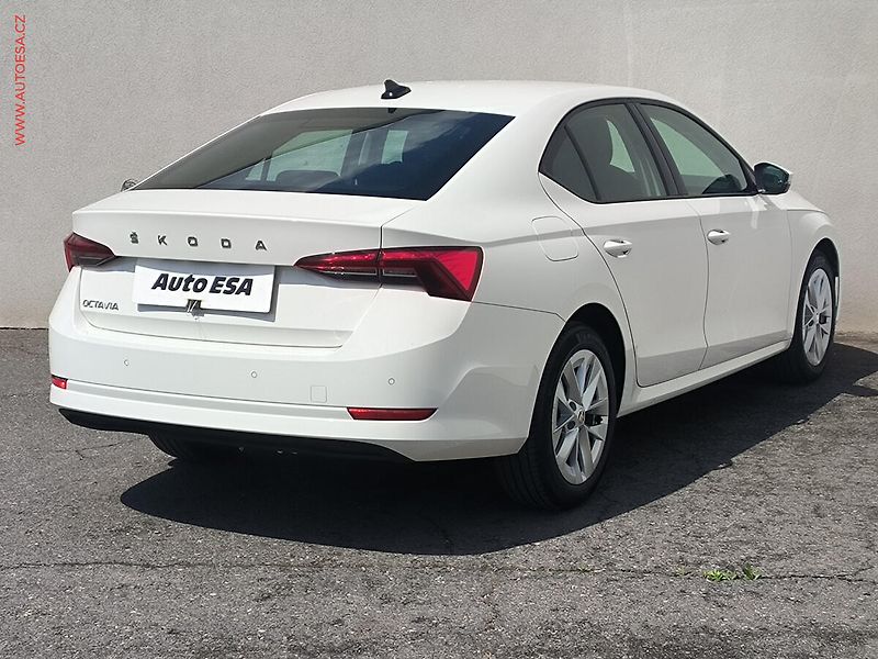 Škoda Octavia (2021) 1.5 TSi, 2.maj,ČR, Ambition - fotka 4 z 25