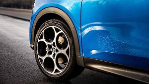 Nejlepší v testu celoročních pneumatik byl produkt italské společnosti.