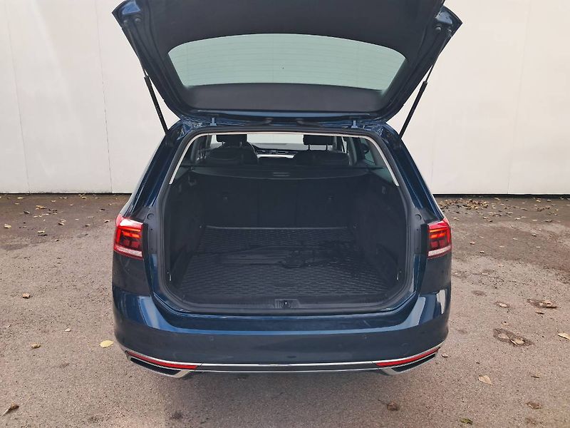 Volkswagen Passat Variant (2022) ELEGANCE 1.5 TSI / 110 kW EVO - fotka 30 z 31