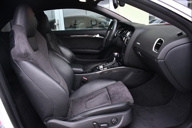 Audi RS 5 4.2 V8 B&O PO VELKÉM SERVISE  - fotka 18 z 45
