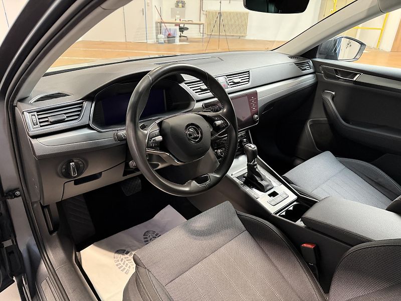 Škoda Superb 2.0 TDI 147kW 4x4 Style Combi - fotka 5 z 13