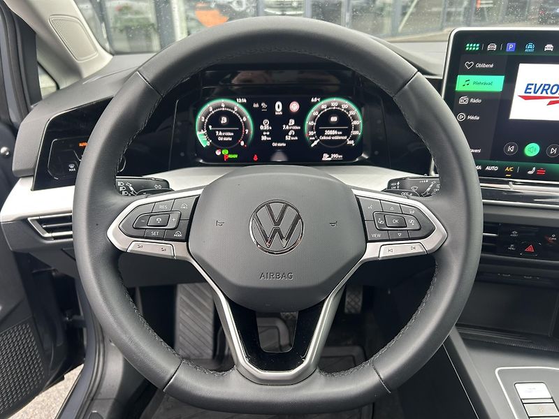 Volkswagen Golf Variant Life 1.5eTSI 110kW - fotka 15 z 27