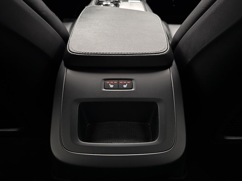 Volvo XC90 B5 AWD PLUS DARK CZ 1.maj - fotka 29 z 46