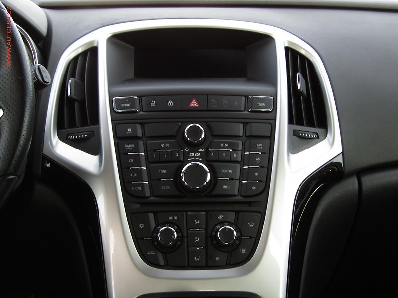 Opel Astra (2013) 1.4T, ČR, Klima - fotka 11 z 16