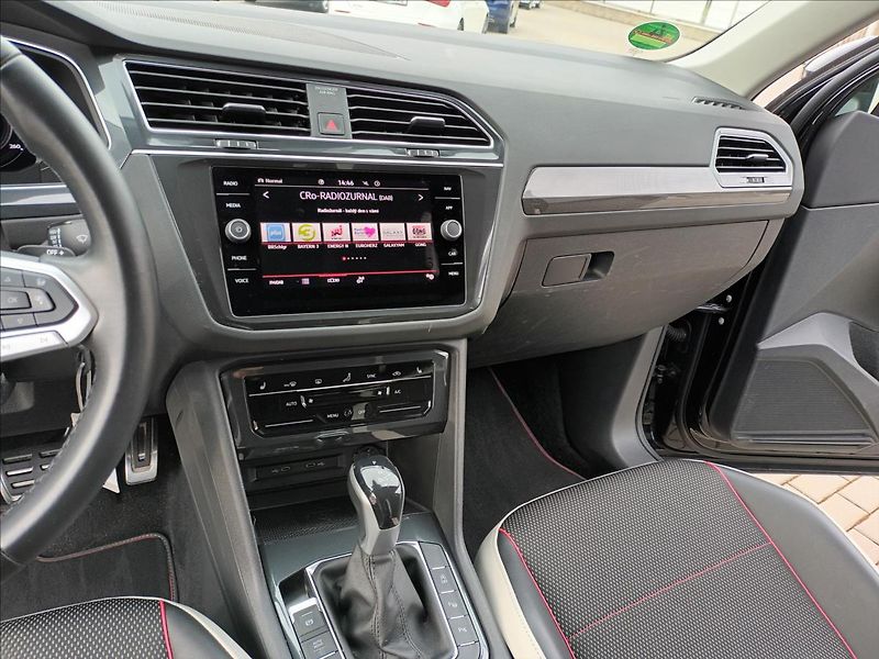 Volkswagen Tiguan 2,0 TDI,147KW,URBAN SPORT,4X4 - fotka 12 z 48