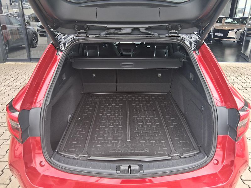 Toyota Corolla GR DYNAMIC JBL 2.0 Hyb. 144 kW - fotka 6 z 31