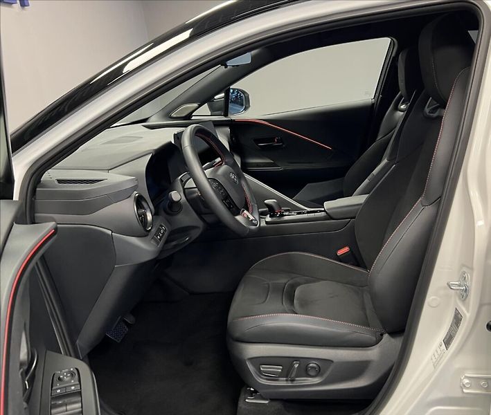 Toyota C-HR 2,0 PHEV GR SPORT VIP - fotka 10 z 20
