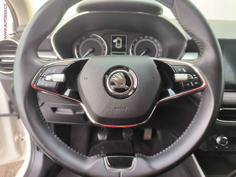 Škoda Fabia (2022) 1.0 TSi, ČR, Style, LED - fotka 18 z 24