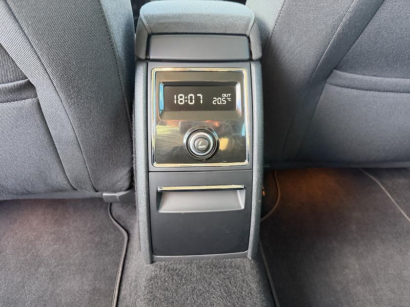 Škoda Superb (2014) 2,0TDI 125kW DSG ELEGANCE - fotka 39 z 81
