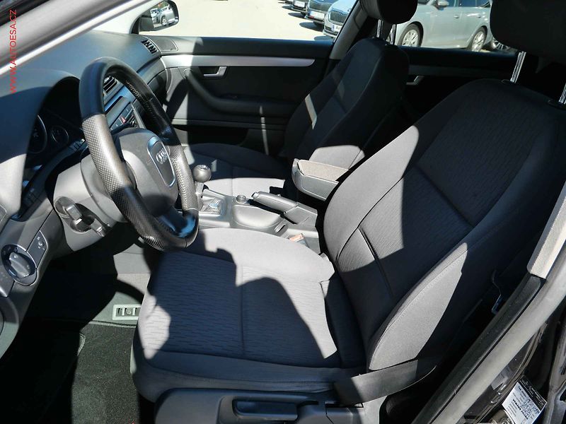 Audi A4 (2007) 2.0TDi Avant, ČR, AC, xenon - fotka 9 z 18