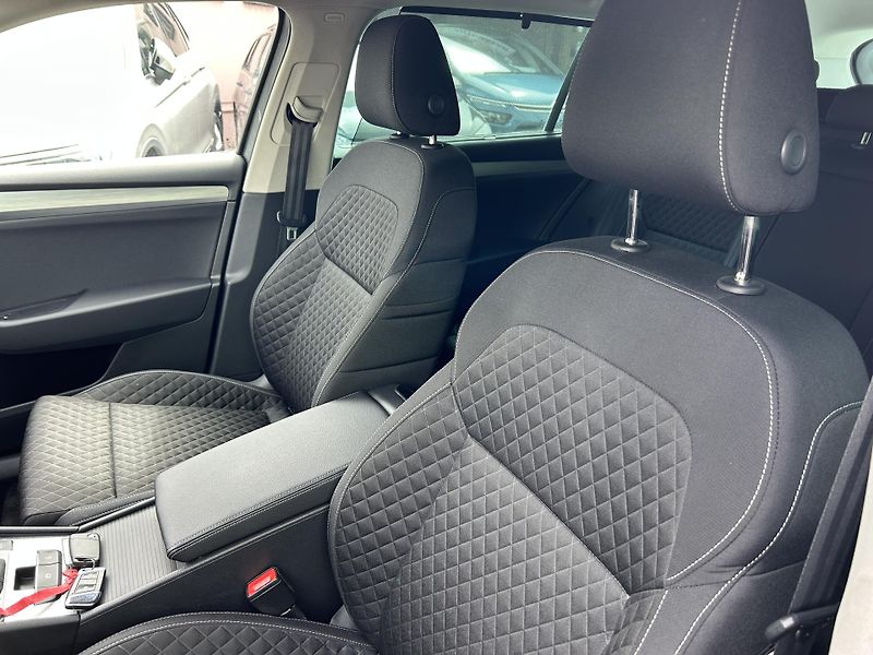 Škoda Superb (2022) 2.0 TDi 110 KW DSG - fotka 12 z 27