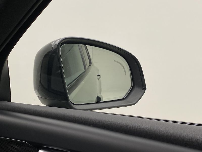 Volvo XC40 PURE ELECTRIC RECHARGE TWIN - fotka 33 z 58