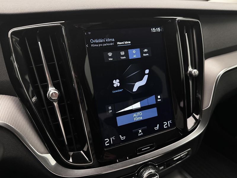 Volvo V60 CC D4 AWD MOMENTUM REZERVACE - fotka 38 z 43