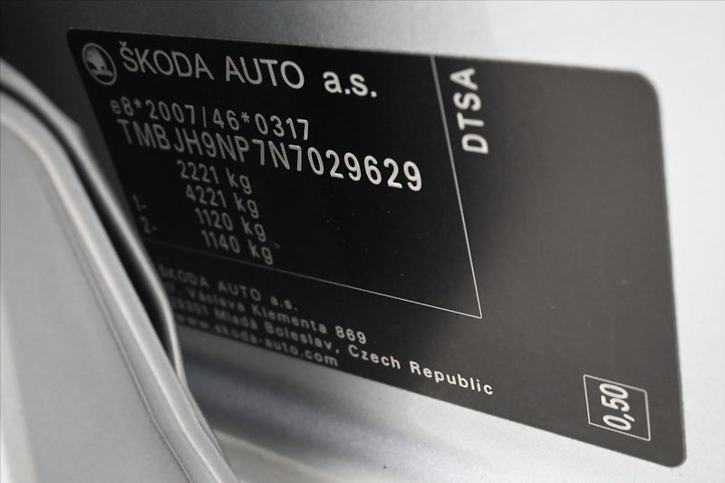 Škoda Superb 2,0 TDI 110 kW Style Záruka až - fotka 12 z 33
