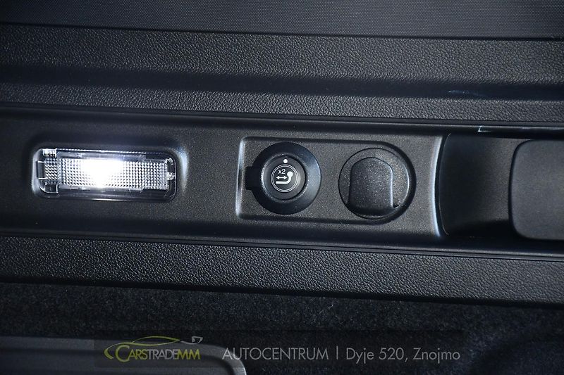 Alfa Romeo Stelvio 2.2D 16V 154kW Veloce AT8-Q4 - fotka 44 z 52