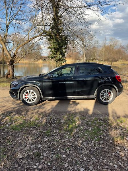 Mercedes-Benz GLA (2014) 220 CDI 4MATIC  - fotka 6 z 20