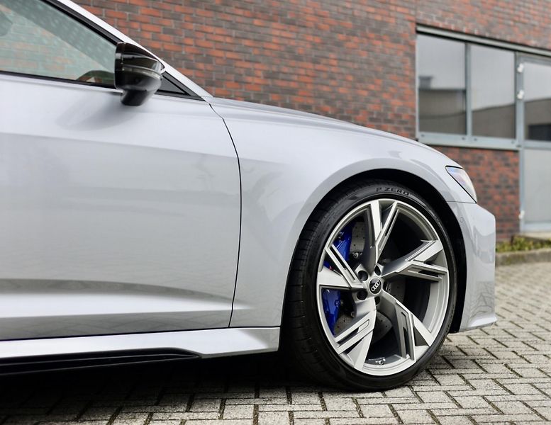 Audi RS 6 (2023) 4.0 TFSI V8 quattro Exclusive - fotka 21 z 49