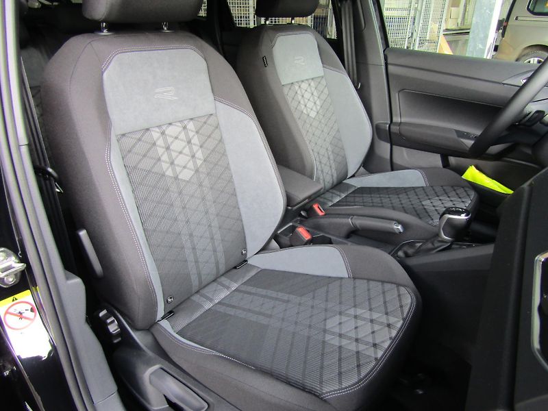 Volkswagen Taigo (2025) R-Line People 1,5 TSI 110 kW 7 - fotka 22 z 30