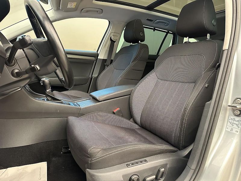 Škoda Superb (2022) 2.0 TDi Style DSG 110 kW - fotka 9 z 35