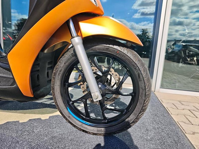 Piaggio Medley 125 (2025) najeto 1.801 Km - fotka 12 z 19