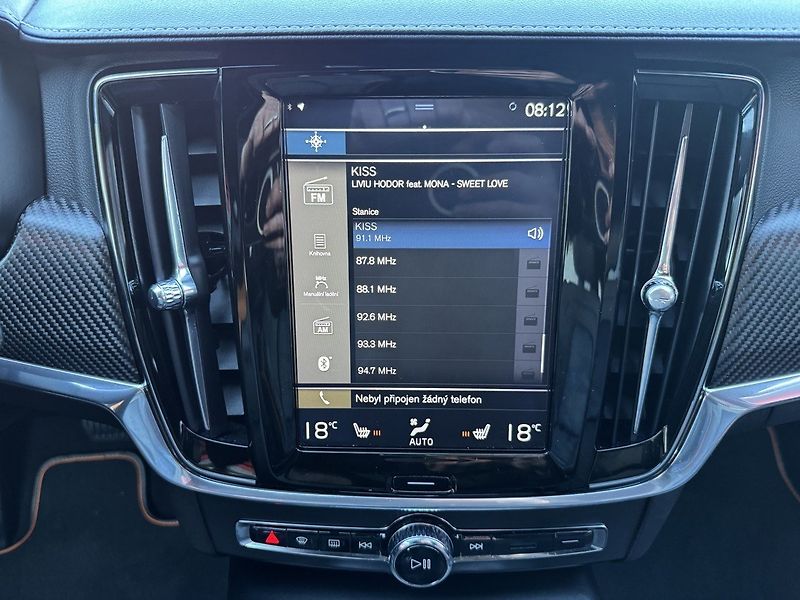 Volvo V90 (2018) 2.0D AWD Ocean Race LED - fotka 11 z 46