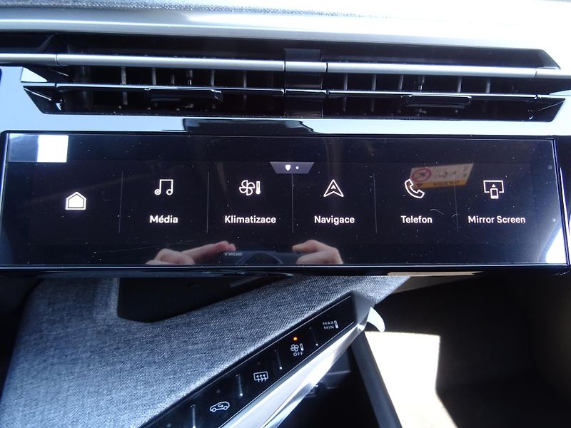 Peugeot 3008 (2026) BUSINESS Hybrid 145k e-DCS6 - fotka 38 z 49